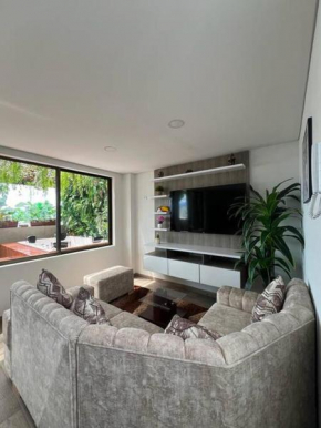 Apartamento cerca al areopuerto con terraza